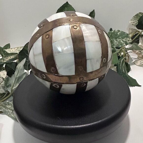 Mother Of Pearl Mossaic Sphere Orb Ball With Brass Detail 4” Round White - Picture 8 of 13
